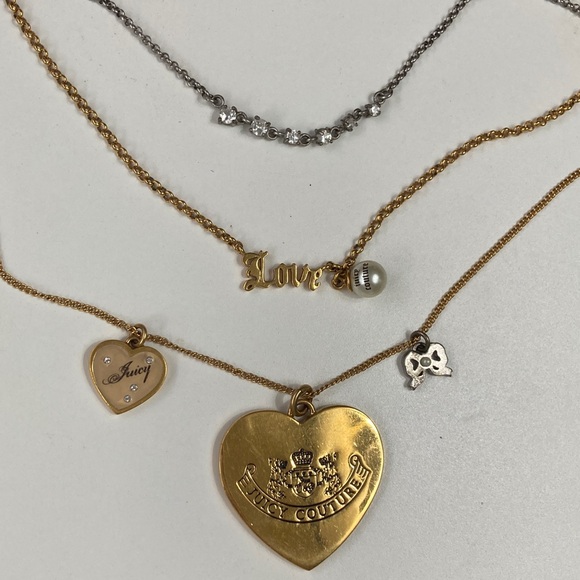 Y2K Juicy Couture 3-Strand Charm Necklace in Pink Heart Gift Box - Picture 2 of 10